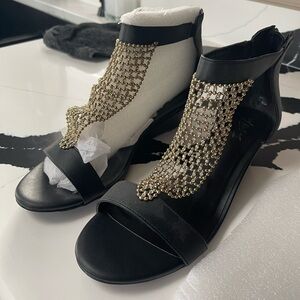 Elegant Black and Gold Women's Sandals New